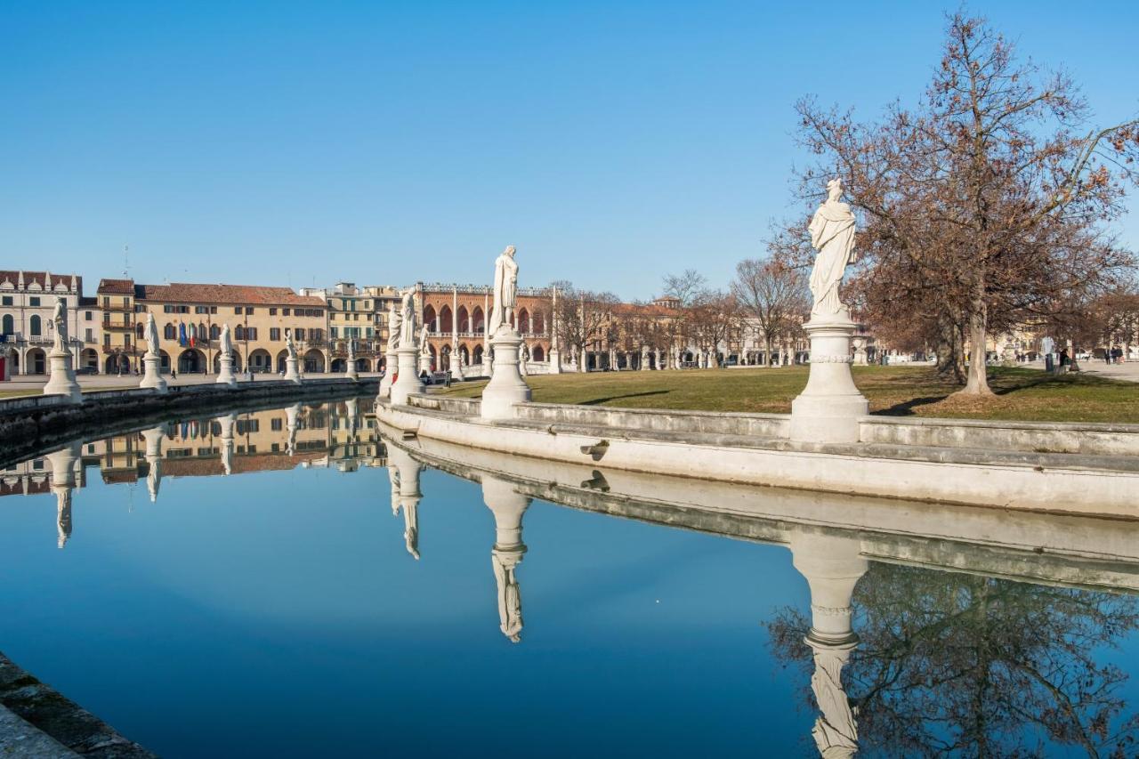 Prato Della Valle Red & Blu Padua